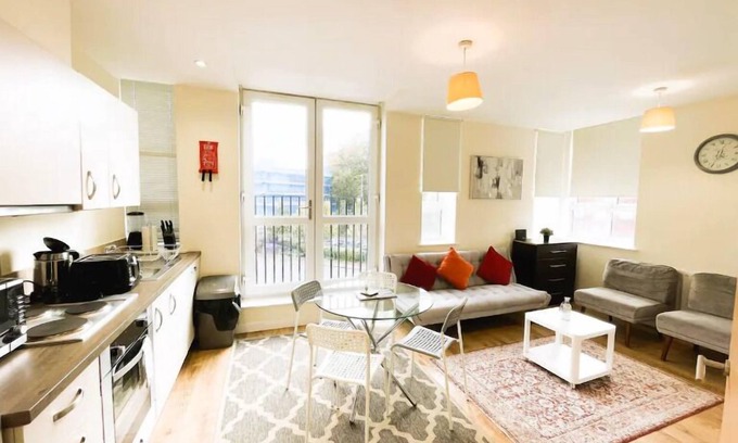 Maidstone Apartment | Golden Heights 7
