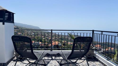 Canhas House | Golden Horizon House