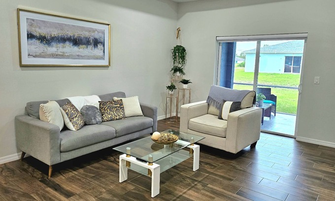 Westminister House | Golden Leaf is a property in which you will feel like home.