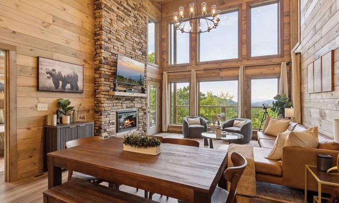 Gatlinburg - Pigeon Forge House | Golden Oaks Cabin 3 Bedroom Home