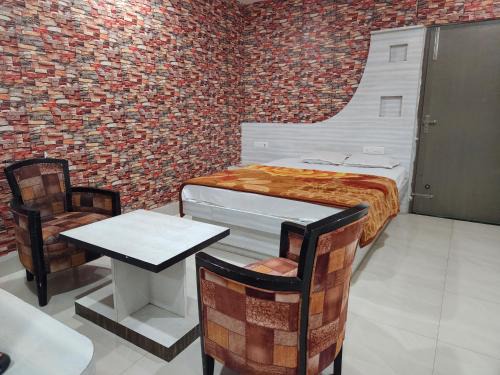 Dumka Hotel | Golden Park Inn