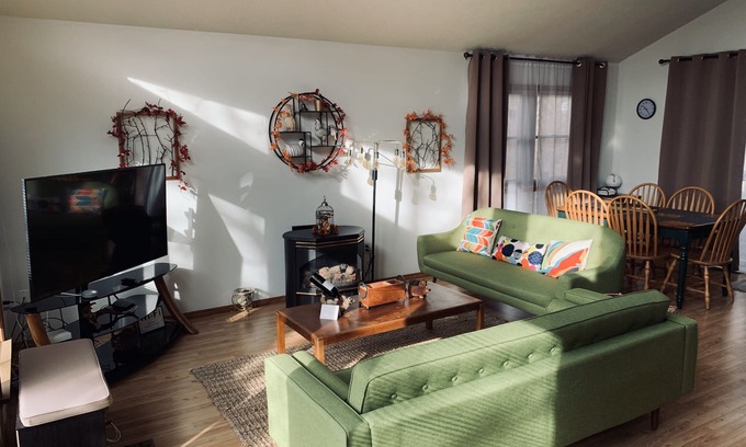 Bushkill House | Golden Retreat in Pocono SawCreek Estates
