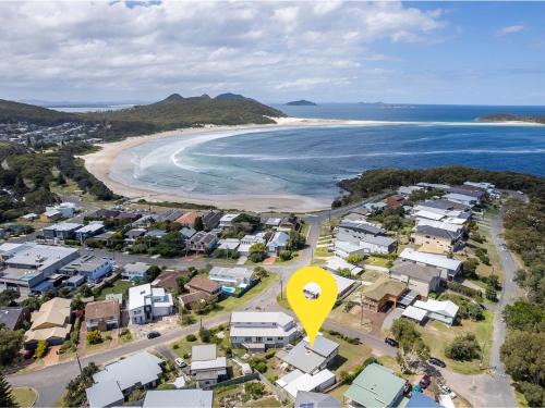 Fingal Bay House | Golden Sands 2 Short Street, Air Con, Wifi, Beach View