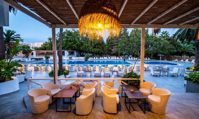 Mrezga Hotel | Golden Tulip President Hammamet