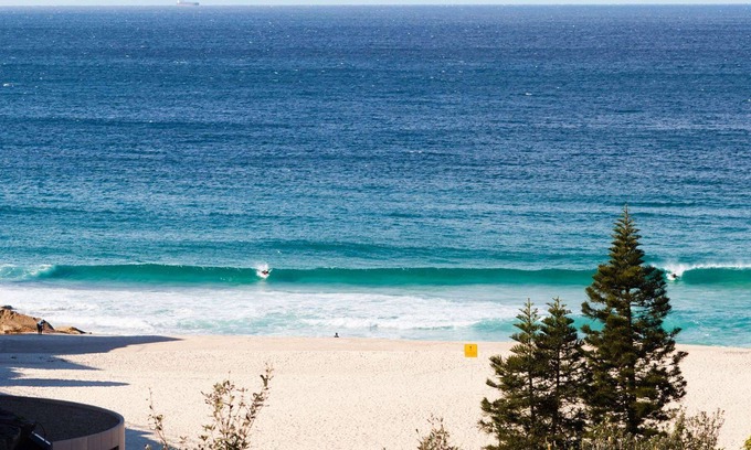 Tamarama House | Goldeneye by Contemporary Hotels