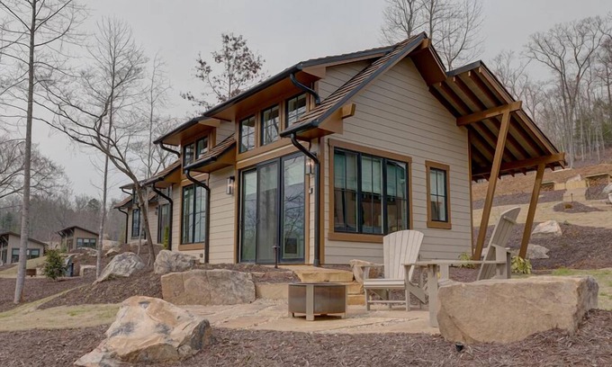 Mineral Bluff Cottage | Golf and Riverfront Cottage | King Bed | Group Availability