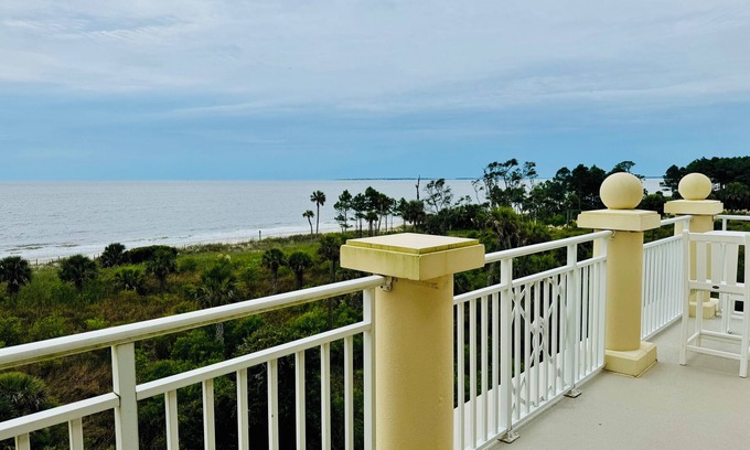 Daufuskie Island Condo | Golf Cart Included Ocean Front Penthouse Suite 3 BR 3BTH Condo with Pool