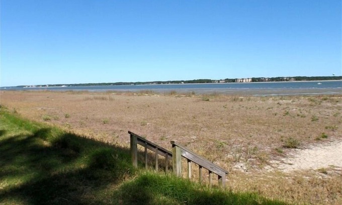 Melrose on the Beach Cottage | GOLF CART & POOL INCLUDED Daufuskie Island Beachfront 2 Bedroom Cottage