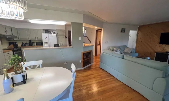 Westminster Villa | Golf Course Front 2 bedroom house with free wifi and parking