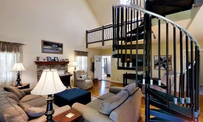 Monterey House | Golf & Southern Comfort Cape with Loft at The Cove