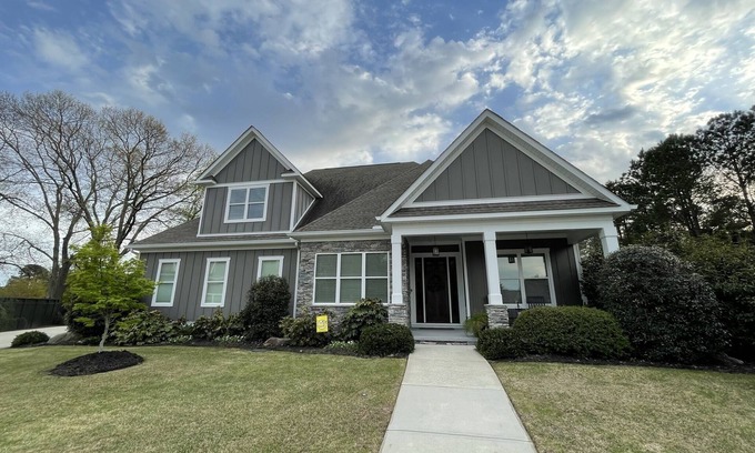 Grovetown House | Golf Tourn Week Rental - 43.5 with 9 Hole Putt Green, Outdr Kitchen +extra