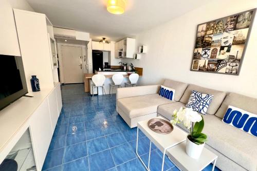 Golfe Juan House | Golfe Juan - 4 People - Sea View - Swimming Pool - Garage
