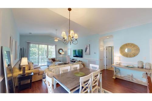 Pawleys Island House | Golfer Hideaway in Prestigious Litchfield