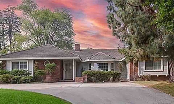 Arcadia House | Good! big house in best community with pool, walk to mall