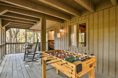 Big Canoe House | Good Times - Inside Big Canoe Community + Screened-in Porches, Firepit, Porch Swings + More!