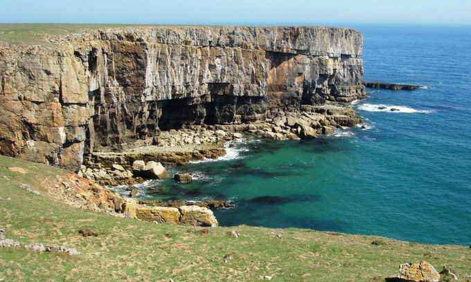 Pembroke Ski Chalet | Good Value Coastal Accommodation in Freshwater Bay Holiday Village