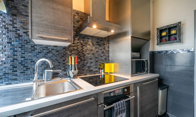 Joinville-le-Pont Apartment | Good Vibes - One Bedroom Apartment, Sleeps 2