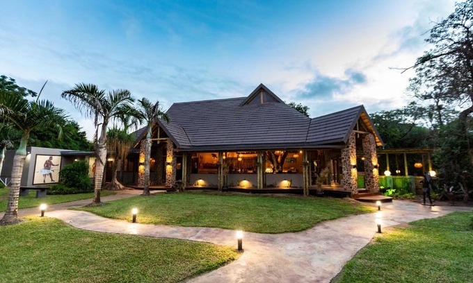 Hluhluwe Cabin | Gooderson DumaZulu Lodge