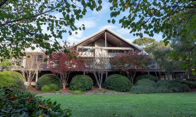 Eagle Bay House | Gooligumup I Private Properties