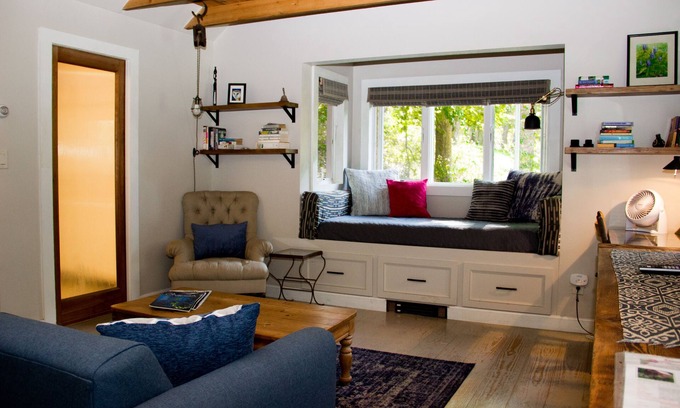 Red Hook Cottage | Goose Landing Cottage by the lake with BRAND NEW year-round Hot Tub