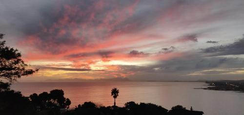 Mountainside Apartment | Gordon's Bay Sunset View