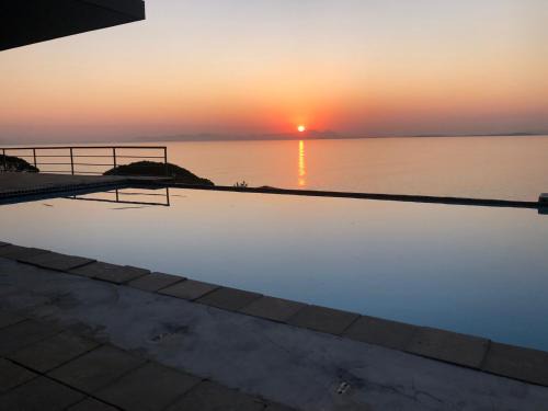 Mountainside Villa | Gordons Bay Villa with Pool
