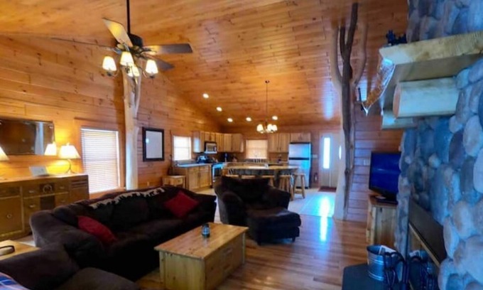 North Creek Cabin | Gore Mountain Log Cabin Getaway