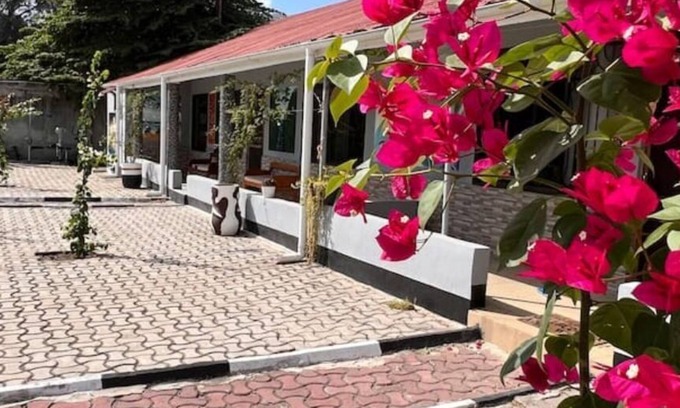 Mabibe Apartment | Gorgeous 2 bedroom guest house with free Parking