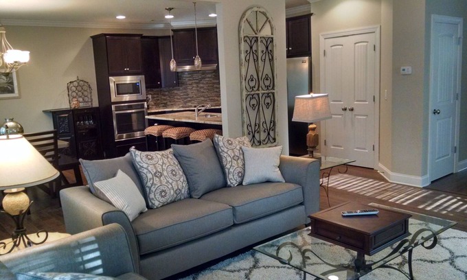 Tyrone House | GORGEOUS 3 BEDROOM TOWNHOME LOCATED ON ESTATE LOT