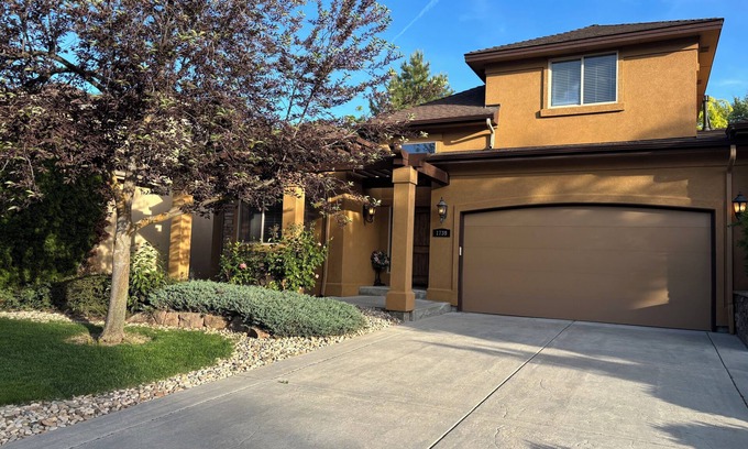 Meridian Villa | Gorgeous 3-bedroom Villa at the Banbury Golf Course subdivision.