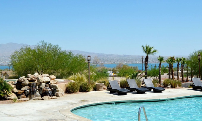 Havasu Lake Apartment | Gorgeous 3BD Havasu Home with Lake View