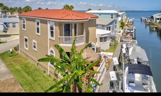 Nettles Island House | Gorgeous 4 Bedroom Waterfront Home/