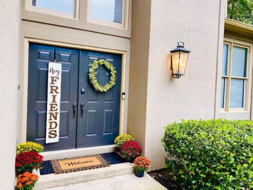 Alpharetta Villa | Gorgeous 4 BR Home - 1.5 mile from DT Alpharetta