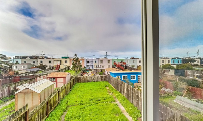 Parkside House | Gorgeous 4br/2ba home near Ocean Beach