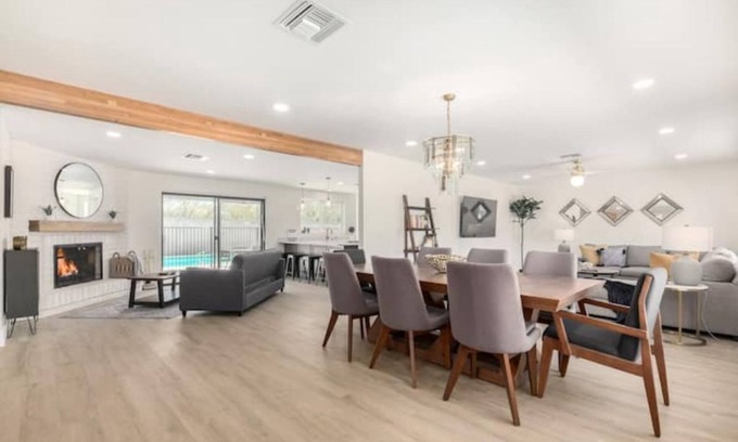 Tucson House | Gorgeous 5 Bedroom/4 Bath Home with Heated Pool!
