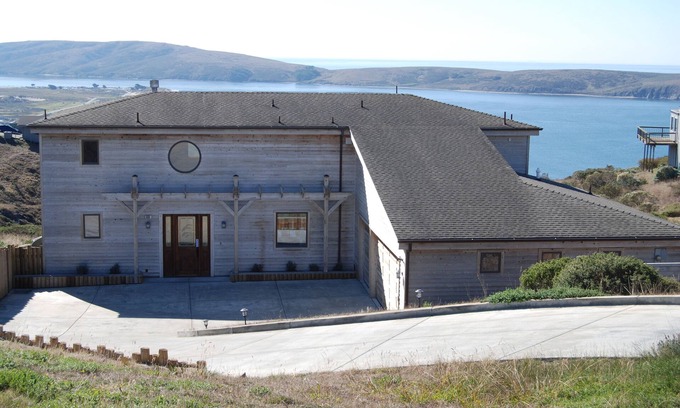 Marin County House | Gorgeous 5 bedroom Home With Fabulous Ocean Views and 4 Master Suites