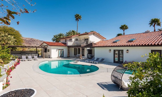 Palm Desert House | Gorgeous 6 Bed Desert Estate with Huge Pool, Game Room & Beautiful Desert Views