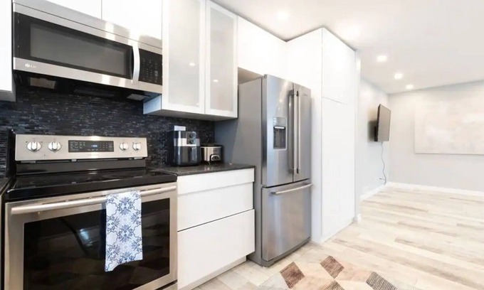North York House | Gorgeous 6 Bedroom Home in North York