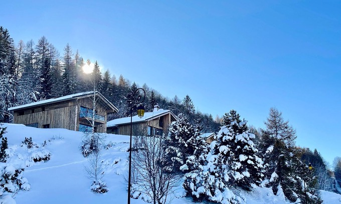 Montalbert Ski Chalet | Gorgeous 6-room chalet, jacuzzi and sauna, near slopes in La Plagne Montalbert