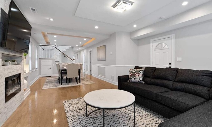 Cragin House | Gorgeous 7BD Home
