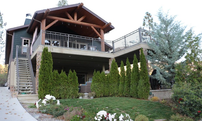 Bass Lake Cabin | Gorgeous Bass Lake Cabin with Private Boat Dock and Deck