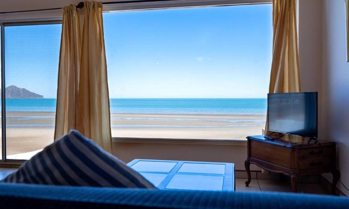 Villas de Las Palmas House | Gorgeous beach front condo