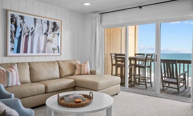 McCutcheon Field Condo | Gorgeous Beachfront Condo with Pool