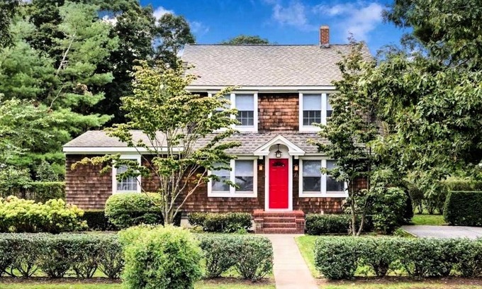 Bellport House | Gorgeous Bellport Village beach home w/ pool