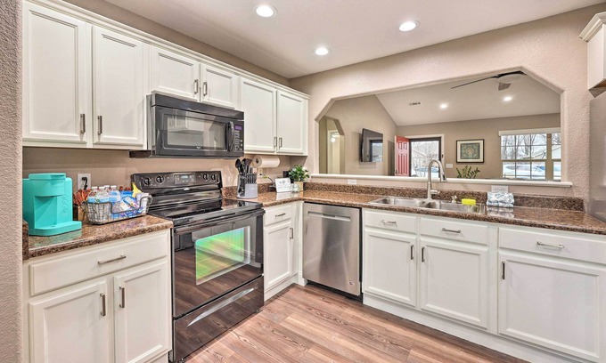 Bentonville Cottage | Gorgeous Bentonville Vacation Rental!