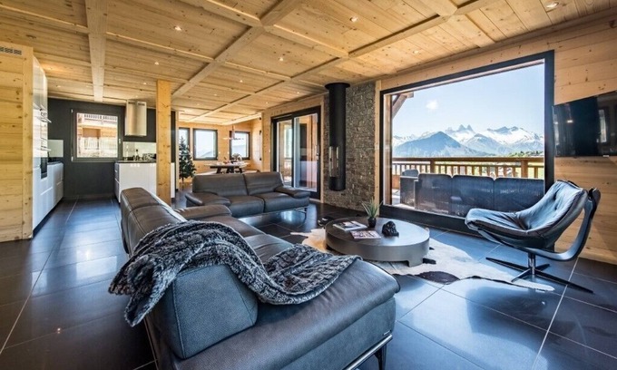 La Toussuire Ski Chalet | Gorgeous chalet up to 14 guests with swimming-pool