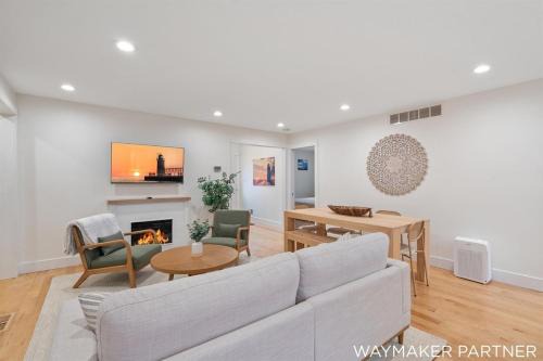 South Haven House | Gorgeous Cottage Steps from Beach, Hot Tub, Arcade, Coffee Bars