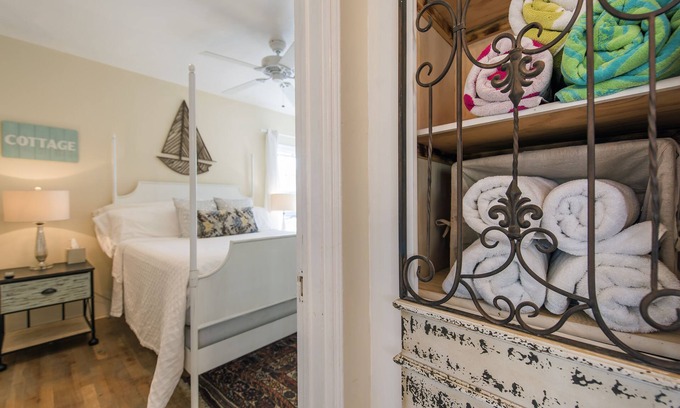 Mission Beach Cottage | Gorgeous Cottage. The Perfect place to be at the Beach.