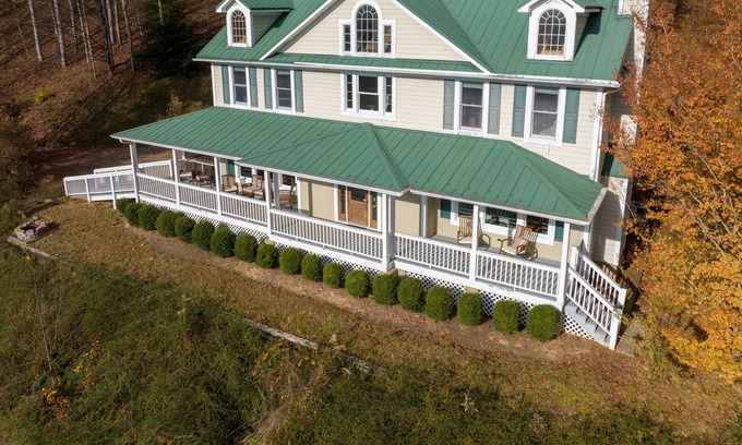 Barnardsville House | Gorgeous Country Chateau w/mountain views - 20 min to Asheville.