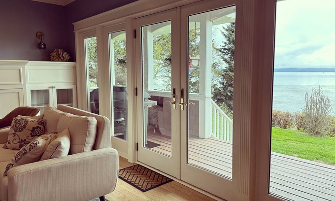 Homer House | Gorgeous Cozy Spacious Bayfront home with Stunning Views and Beach Access